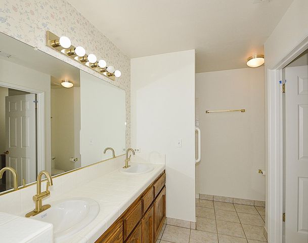 6112 N Tamera Avenue, Fresno, CA 93711