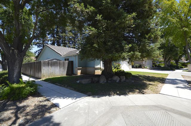 6112 N Tamera Avenue, Fresno, CA 93711