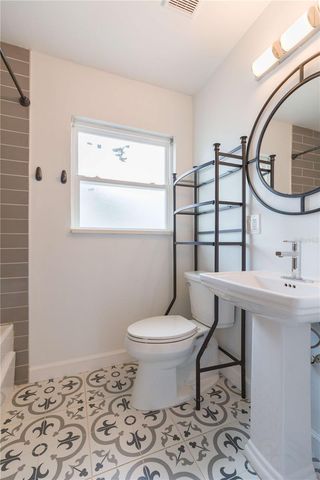 11729 N EDISON AVENUE, Tampa, FL 33612