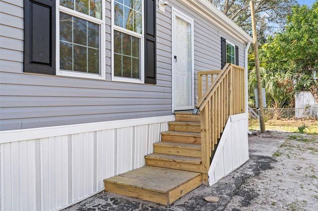 5234 YELLOW PINE STREET N, St Petersburg, FL 33709