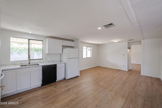 7242 S 41ST Street, Phoenix, AZ 85042