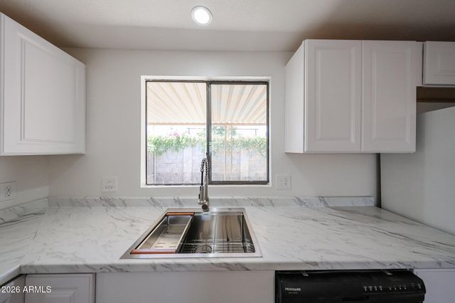 7242 S 41ST Street, Phoenix, AZ 85042