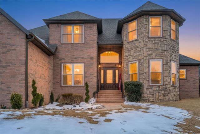 4367 W American Drive, Fayetteville, AR 72704