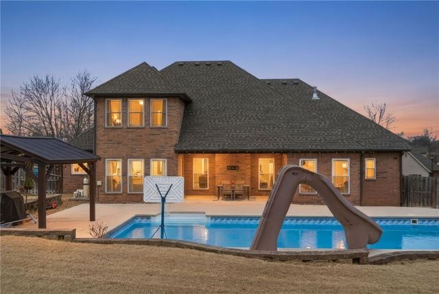 4367 W American Drive, Fayetteville, AR 72704