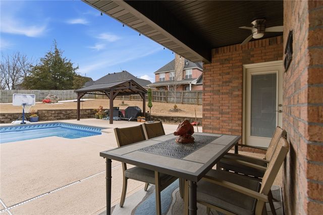 4367 W American Drive, Fayetteville, AR 72704