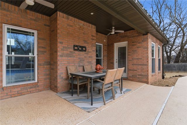 4367 W American Drive, Fayetteville, AR 72704