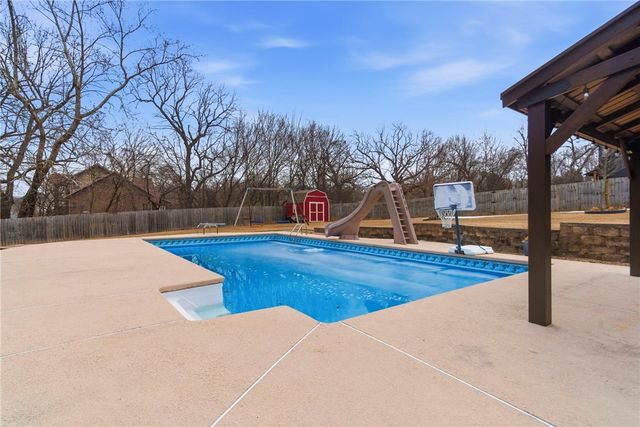 4367 W American Drive, Fayetteville, AR 72704