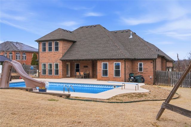 4367 W American Drive, Fayetteville, AR 72704