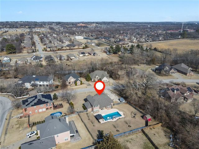 4367 W American Drive, Fayetteville, AR 72704