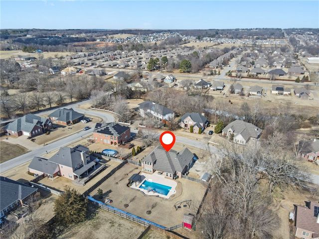 4367 W American Drive, Fayetteville, AR 72704