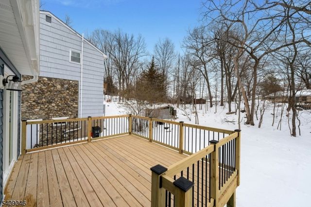 120 Star Lake Rd, Bloomingdale Boro, NJ 07403