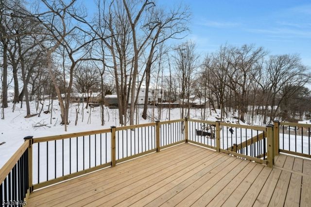 120 Star Lake Rd, Bloomingdale Boro, NJ 07403