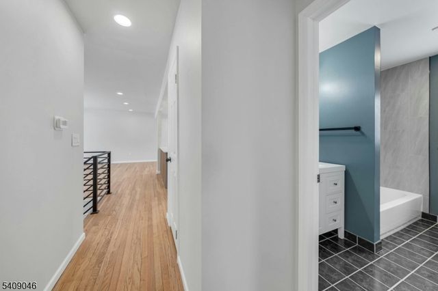 120 Star Lake Rd, Bloomingdale Boro, NJ 07403