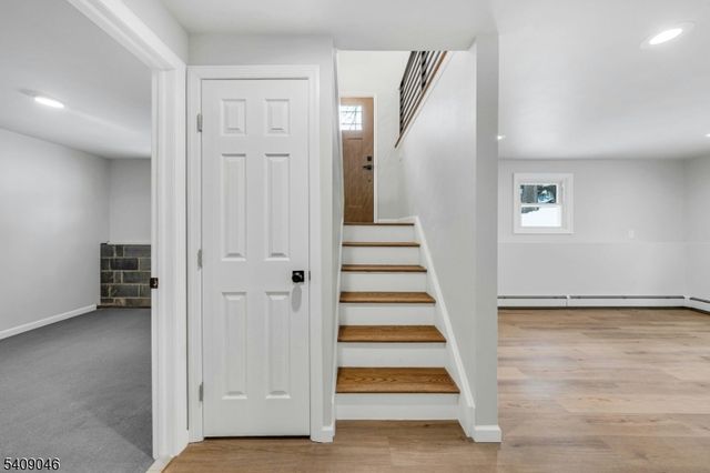 120 Star Lake Rd, Bloomingdale Boro, NJ 07403