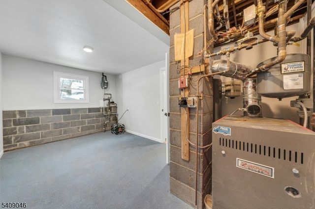 120 Star Lake Rd, Bloomingdale Boro, NJ 07403