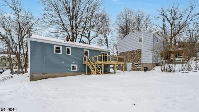 120 Star Lake Rd, Bloomingdale Boro, NJ 07403