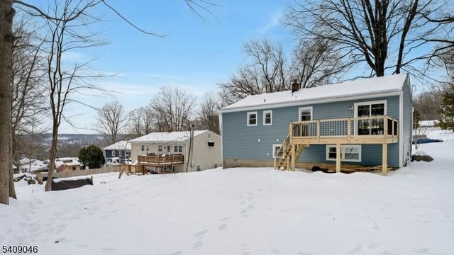 120 Star Lake Rd, Bloomingdale Boro, NJ 07403