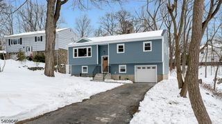 120 Star Lake Rd, Bloomingdale Boro, NJ 07403