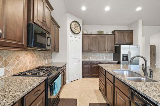 2816 Leafwood Lane, Pearland, TX 77584