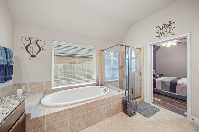 2816 Leafwood Lane, Pearland, TX 77584