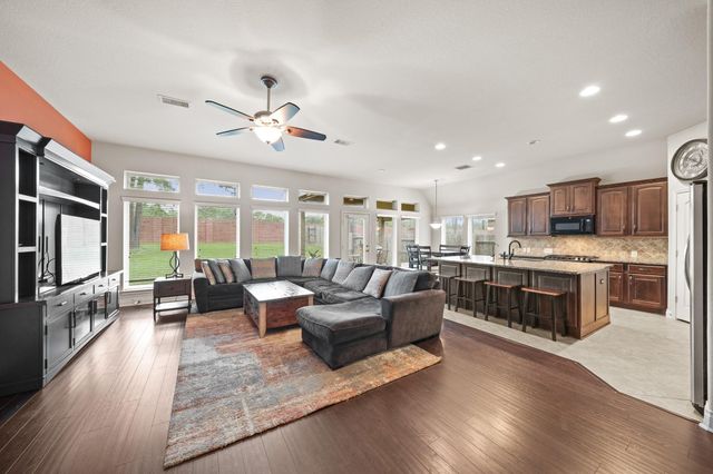 2816 Leafwood Lane, Pearland, TX 77584