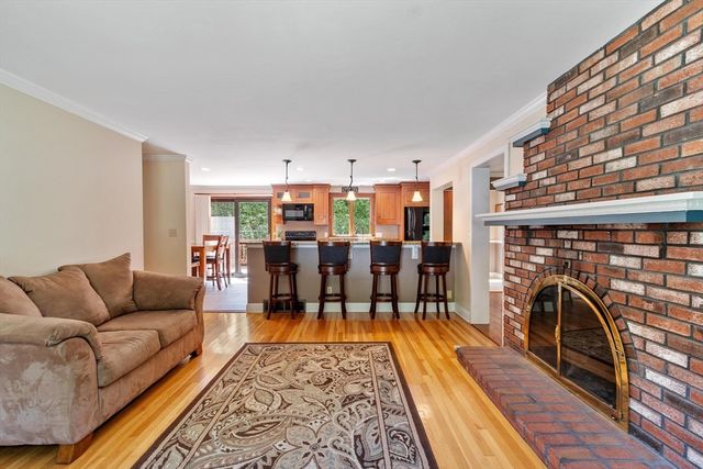 89 Stony Brook Rd, Raynham, MA 02767