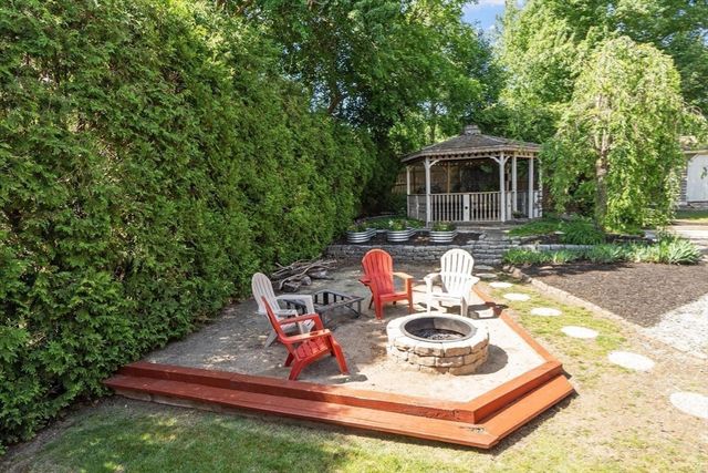 89 Stony Brook Rd, Raynham, MA 02767