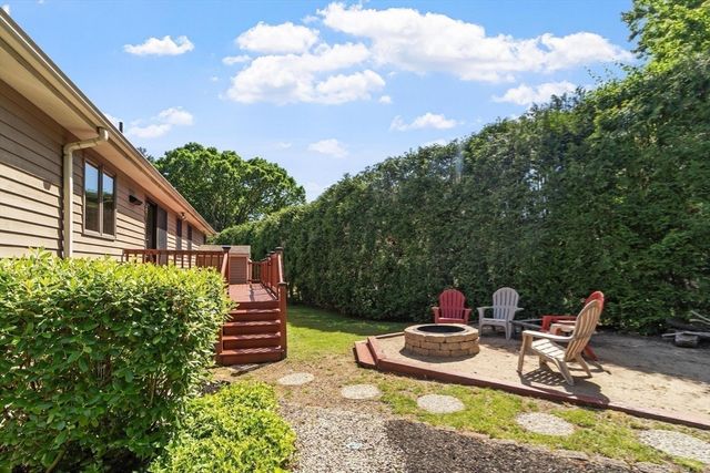89 Stony Brook Rd, Raynham, MA 02767