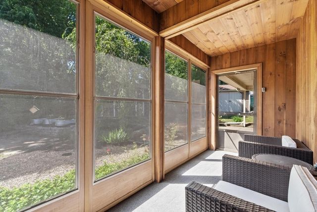 89 Stony Brook Rd, Raynham, MA 02767