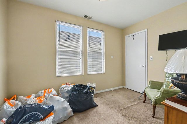 850 N Keystone Avenue, Chicago, IL 60651