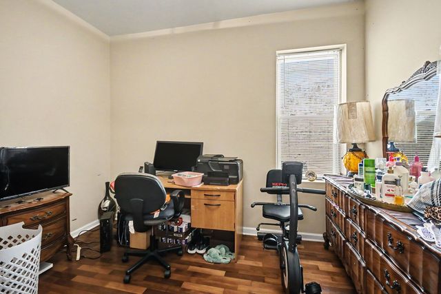850 N Keystone Avenue, Chicago, IL 60651