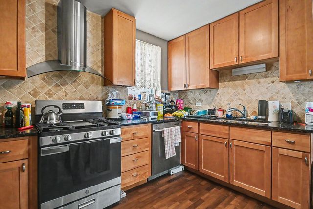 850 N Keystone Avenue, Chicago, IL 60651