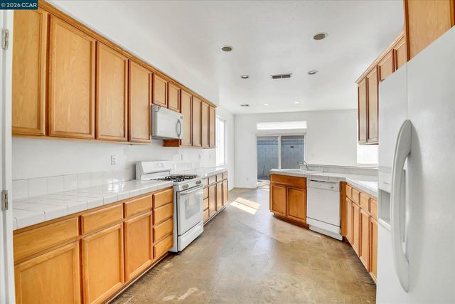 2060 Shady Forest Way, Stockton, CA 95205