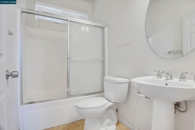 2060 Shady Forest Way, Stockton, CA 95205