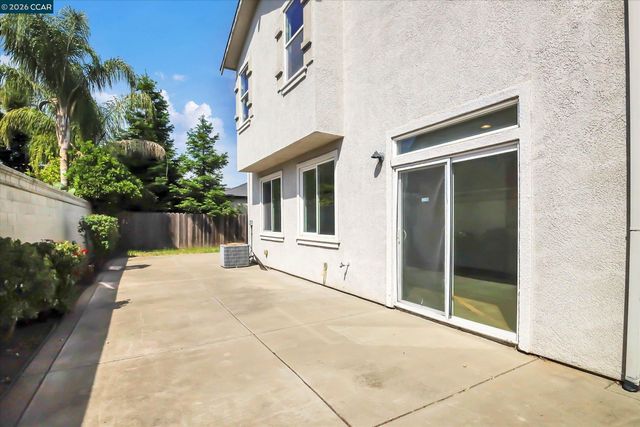 2060 Shady Forest Way, Stockton, CA 95205