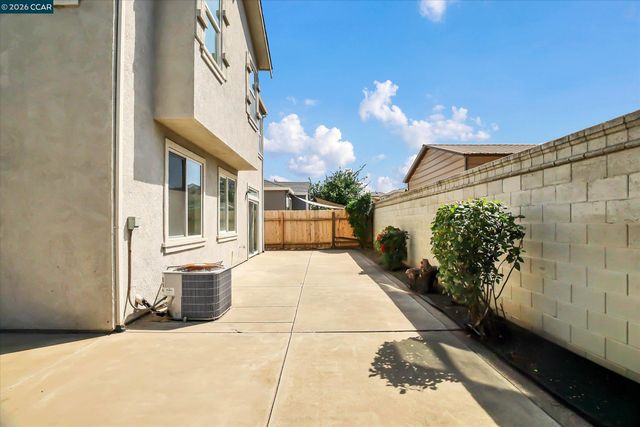 2060 Shady Forest Way, Stockton, CA 95205
