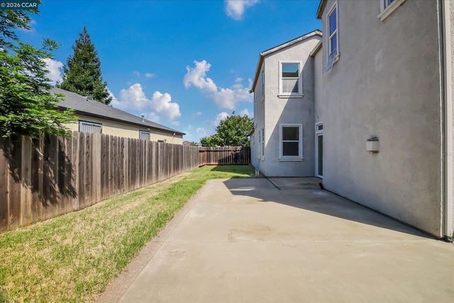 2060 Shady Forest Way, Stockton, CA 95205