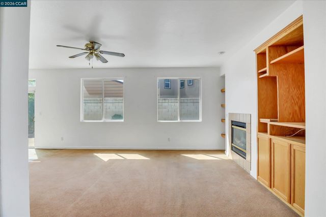 2060 Shady Forest Way, Stockton, CA 95205