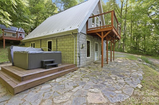 98 Sparkling Springs Road, Fairview, NC 28730