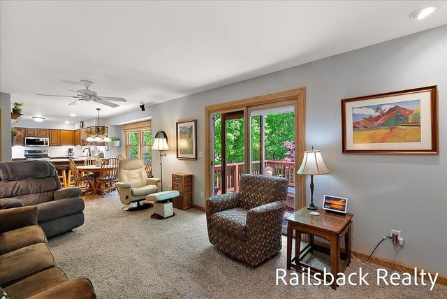 6584 Wahlfield Avenue Nw, Alpine Twp, MI 49321