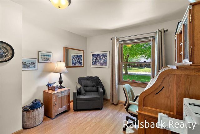 6584 Wahlfield Avenue Nw, Alpine Twp, MI 49321