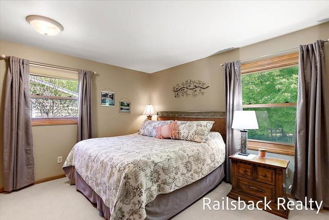 6584 Wahlfield Avenue Nw, Alpine Twp, MI 49321