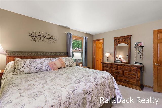 6584 Wahlfield Avenue Nw, Alpine Twp, MI 49321