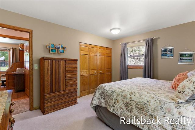 6584 Wahlfield Avenue Nw, Alpine Twp, MI 49321