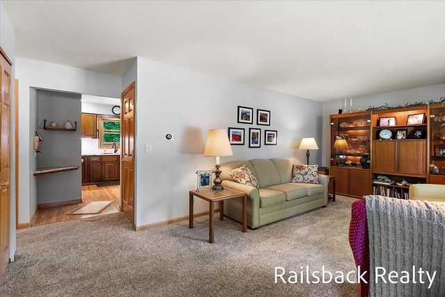 6584 Wahlfield Avenue Nw, Alpine Twp, MI 49321