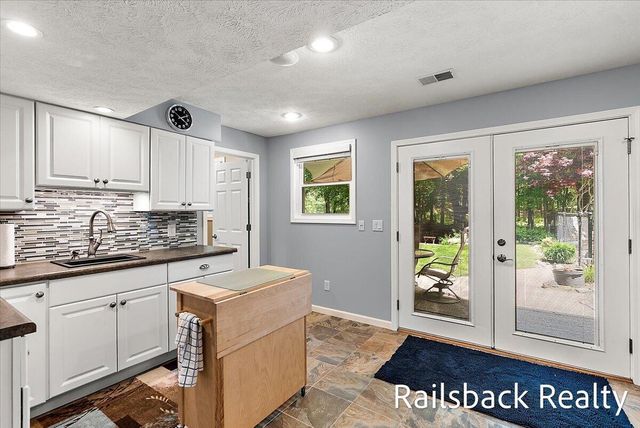 6584 Wahlfield Avenue Nw, Alpine Twp, MI 49321