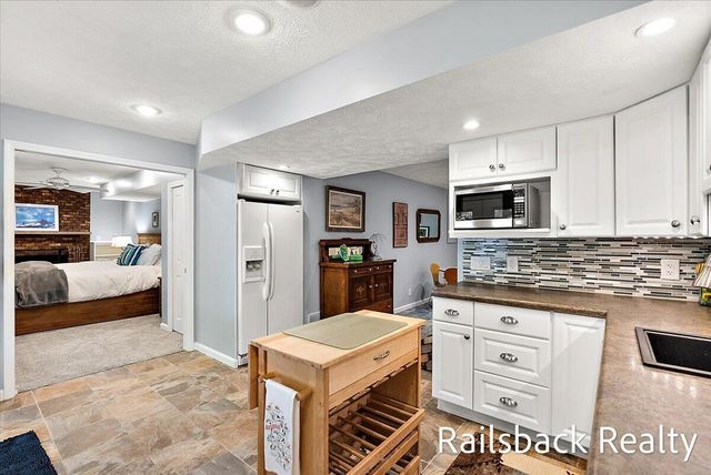 6584 Wahlfield Avenue Nw, Alpine Twp, MI 49321