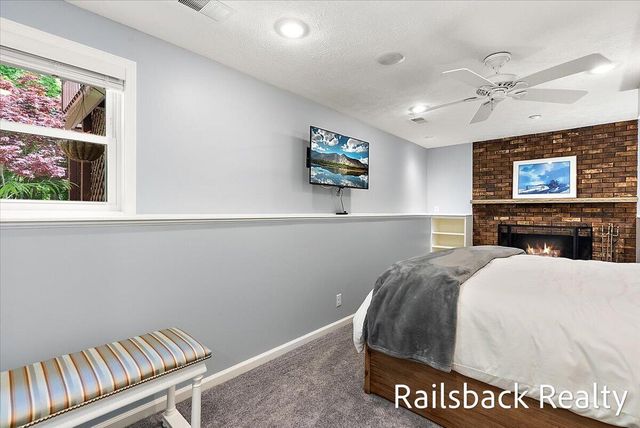 6584 Wahlfield Avenue Nw, Alpine Twp, MI 49321