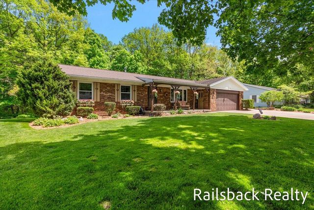6584 Wahlfield Avenue Nw, Alpine Twp, MI 49321