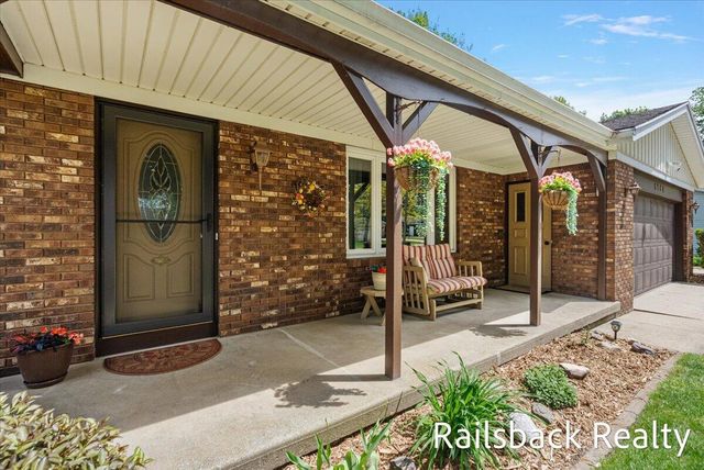 6584 Wahlfield Avenue Nw, Alpine Twp, MI 49321